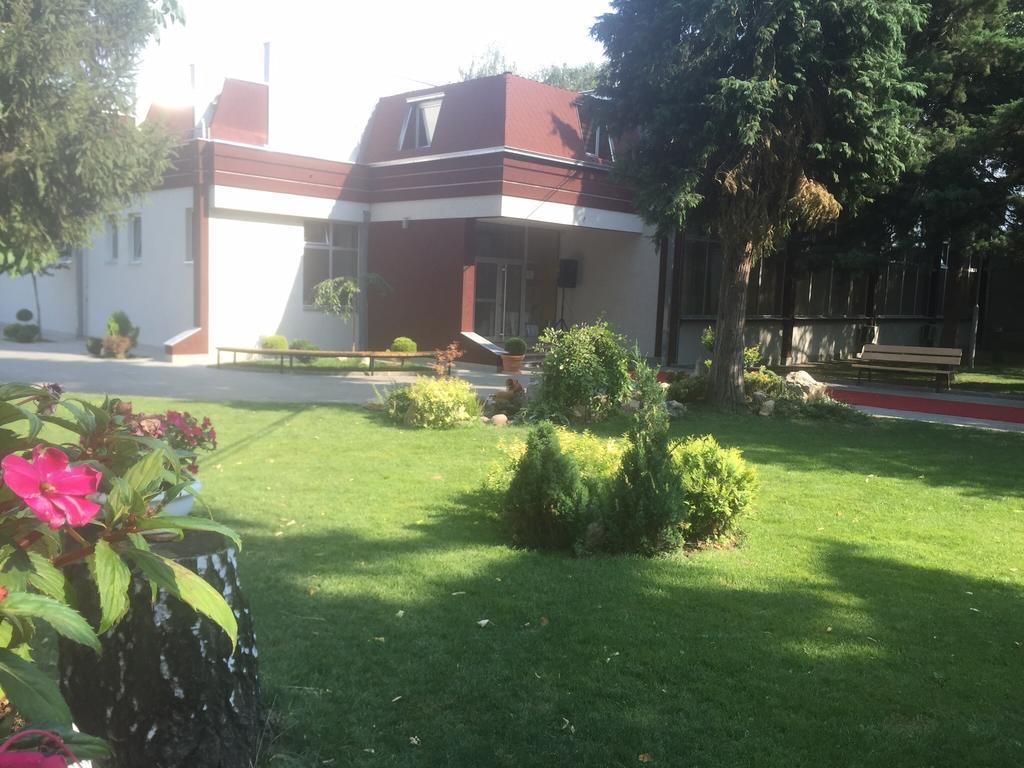 Prenociste Gazela Bed and Breakfast Pirot Exteriör bild
