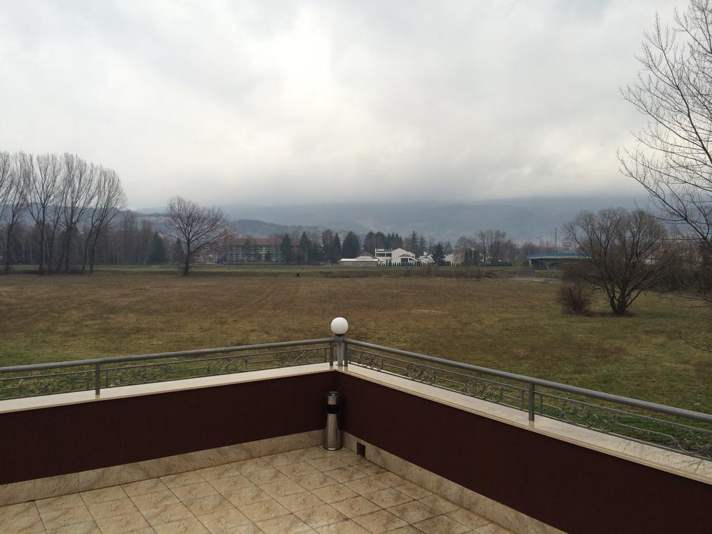 Prenociste Gazela Bed and Breakfast Pirot Exteriör bild