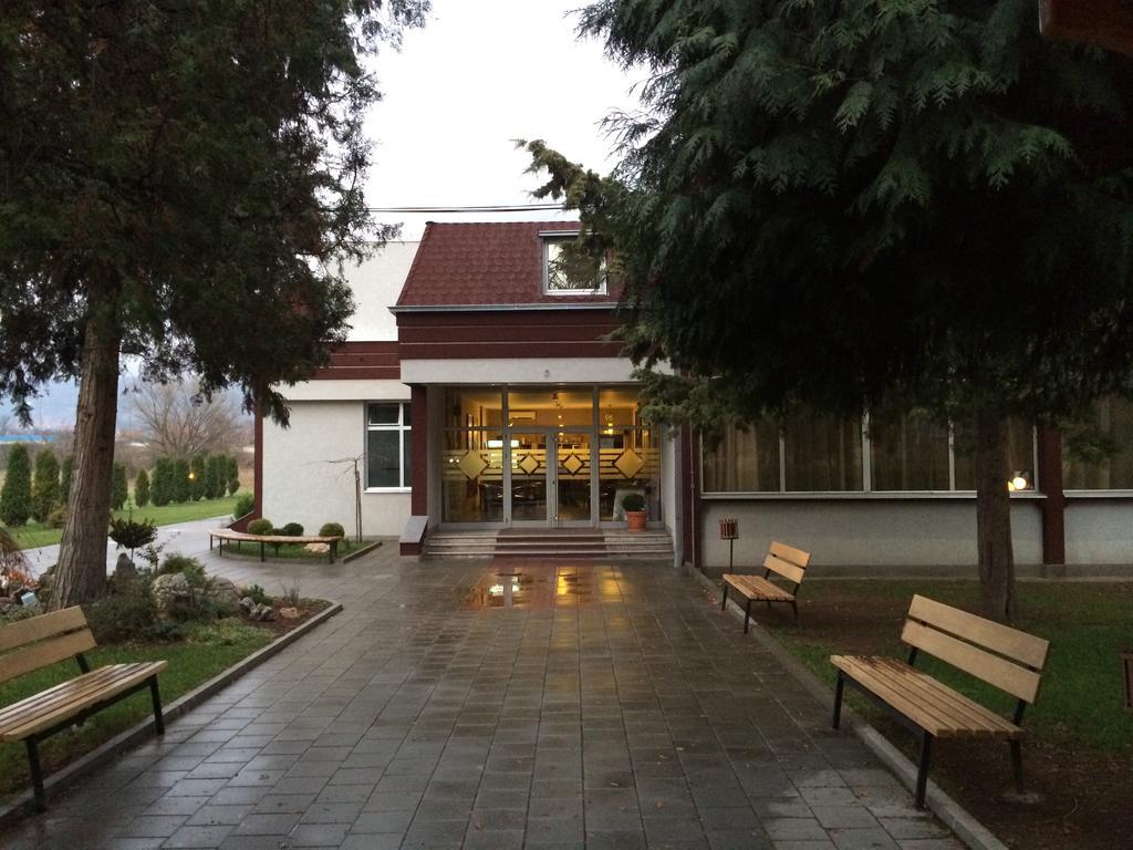 Prenociste Gazela Bed and Breakfast Pirot Exteriör bild