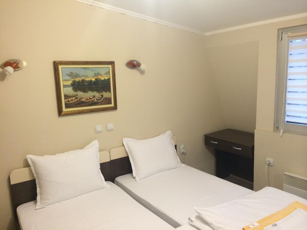 Prenociste Gazela Bed and Breakfast Pirot Rum bild